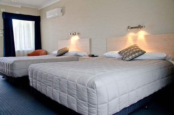 Iron/ironing board, free WiFi, bed sheets - Baybrook Motor Inn & Apartments (Muswellbrook)