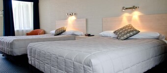 Baybrook Motor Inn & Apartments