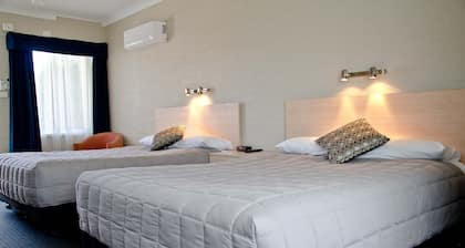 Baybrook Motor Inn & Apartments