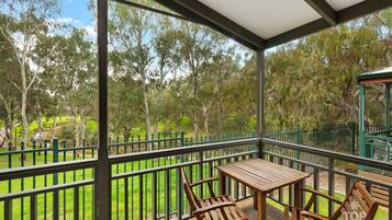 Kabin Keluarga, 2 kamar tidur | Pemandangan balkon
