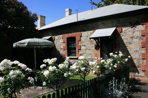 Apartment | Iron/ironing board, free WiFi, bed sheets