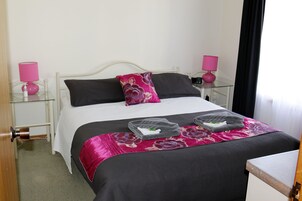 Apartamento estándar, 2 habitaciones, no fumadores, cocina básica (Self-Contained) | 2 dormitorios, escritorio, sistema de insonorización