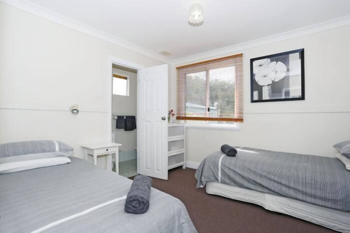 1 bedroom, premium bedding, free WiFi