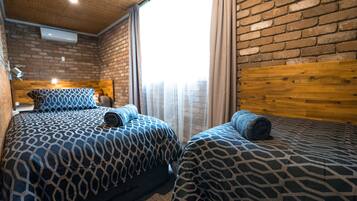 Seprai premium, meja kerja, kedap suara, dan setrika/meja setrika