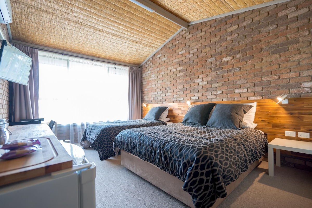 Premium bedding, desk, soundproofing, iron/ironing board