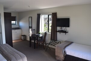 标准开间, 无烟房, 简易厨房 (Studio Unit) | 5 多间卧室、高档床上用品、特色装修、特色家居