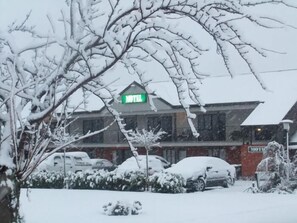 Exterior - Darfield Motel (Darfield)