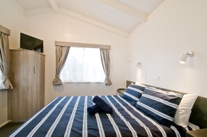 Free WiFi, bed sheets - Warragul Gardens Holiday Park (Warragul)