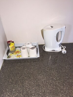 Fridge, coffee/tea maker - Capricornia Motel (Fannie Bay)