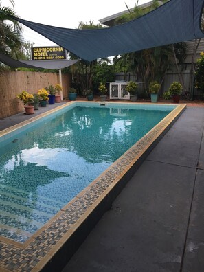 Outdoor pool - Capricornia Motel (Fannie Bay)