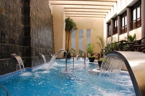Salle de soins pour les couples, sauna, spa, bain de vapeur
