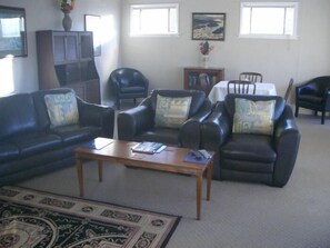 Luxury-Zimmer, Nichtraucher (Luxury 4 Poster Bed) | Wohnbereich | Fernseher