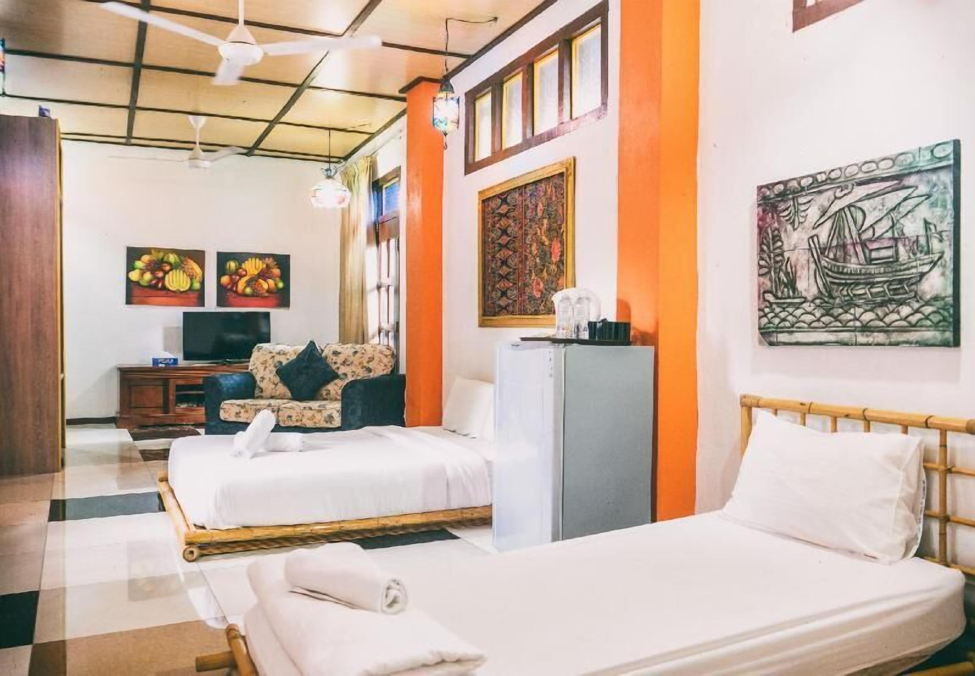 In-room safe, individually decorated, individually furnished, desk