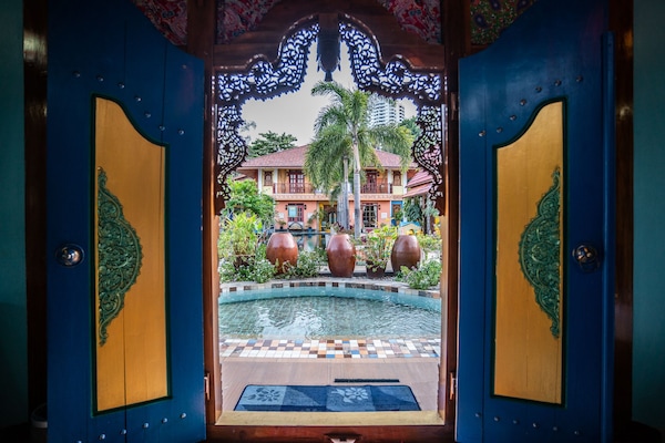 Grand Room (Family) | Peti besi dalam bilik, dihias secara berasingan