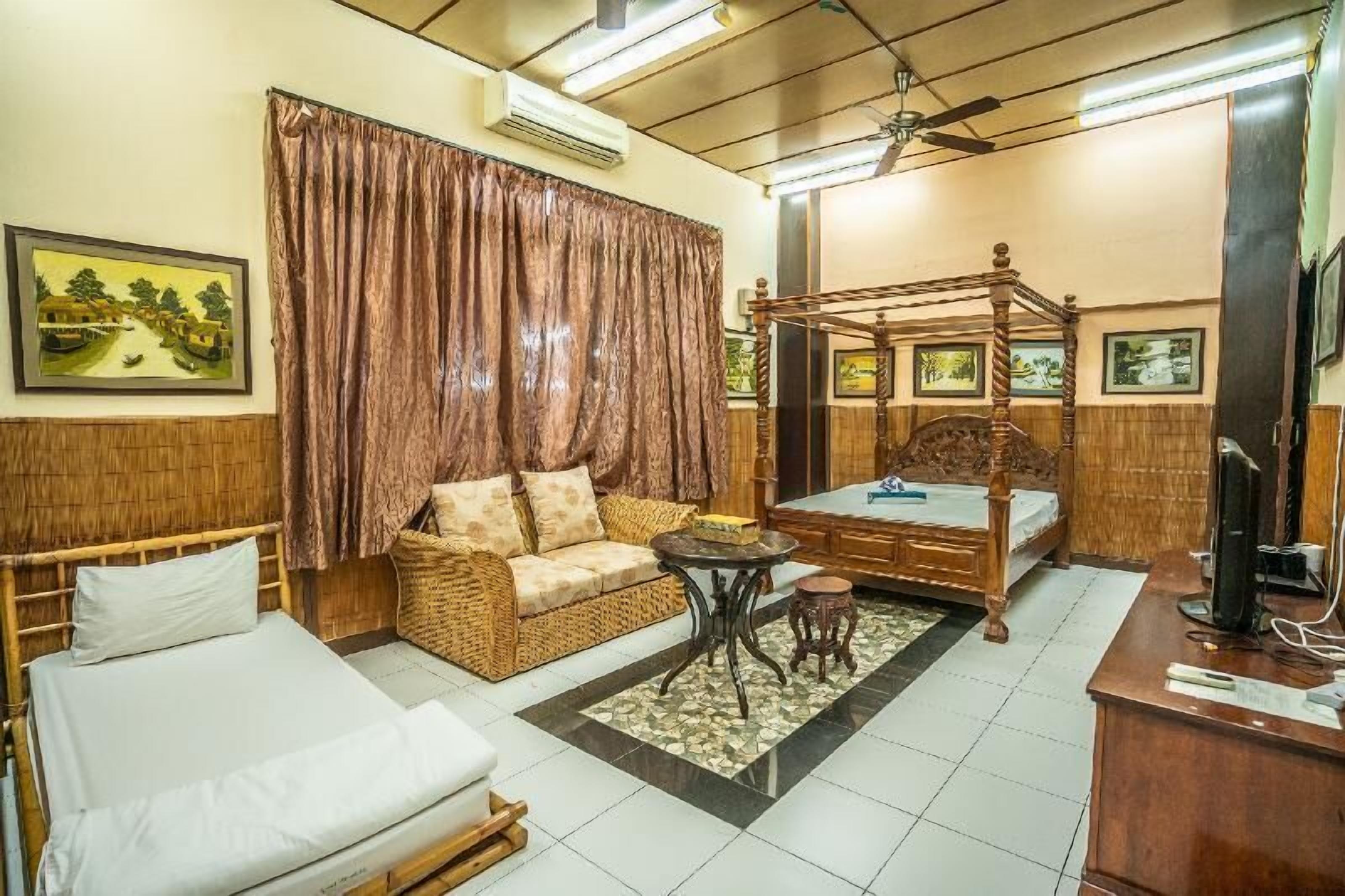 In-room safe, individually decorated, individually furnished, desk