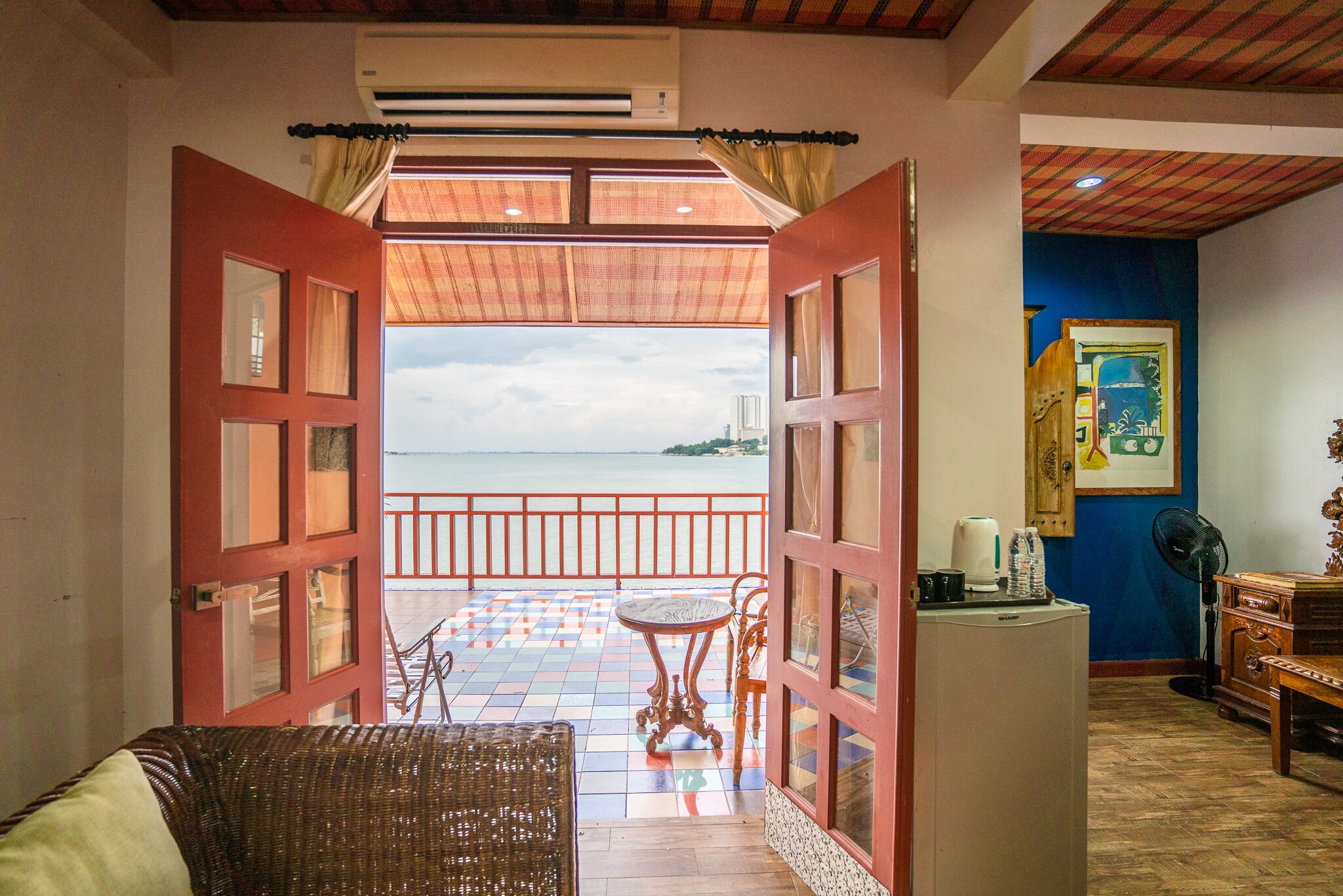 premier suite | 1 bedroom, in-room safe, individually decorated, individually furnished