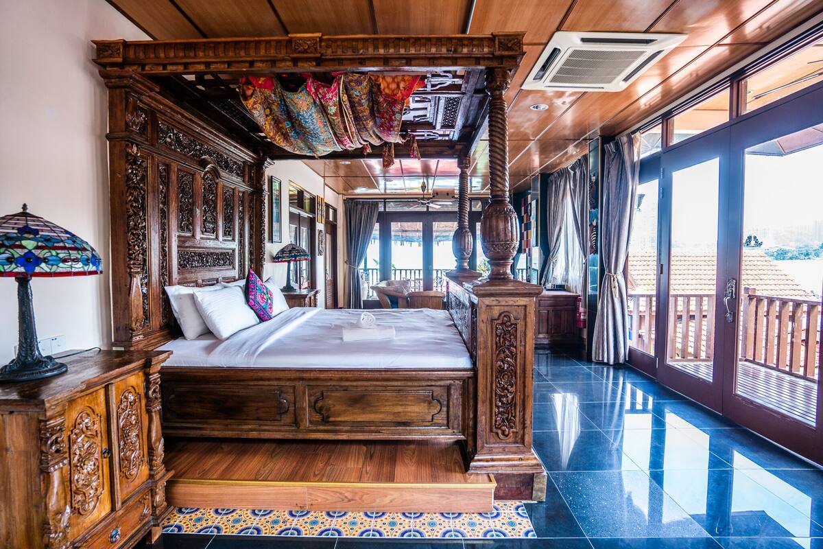 royal king suite | 1 bedroom, in-room safe, individually decorated, individually furnished