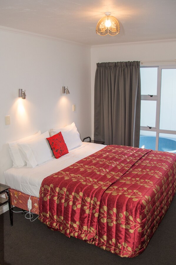 Suite estándar, 1 habitación, no fumadores, cocina básica | Escritorio, tabla de planchar con plancha, wifi gratis y ropa de cama