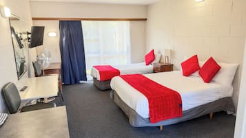 Standard Studio, Non Smoking, Kitchen (Kitchen Studio Units) | Blackout drapes, free WiFi