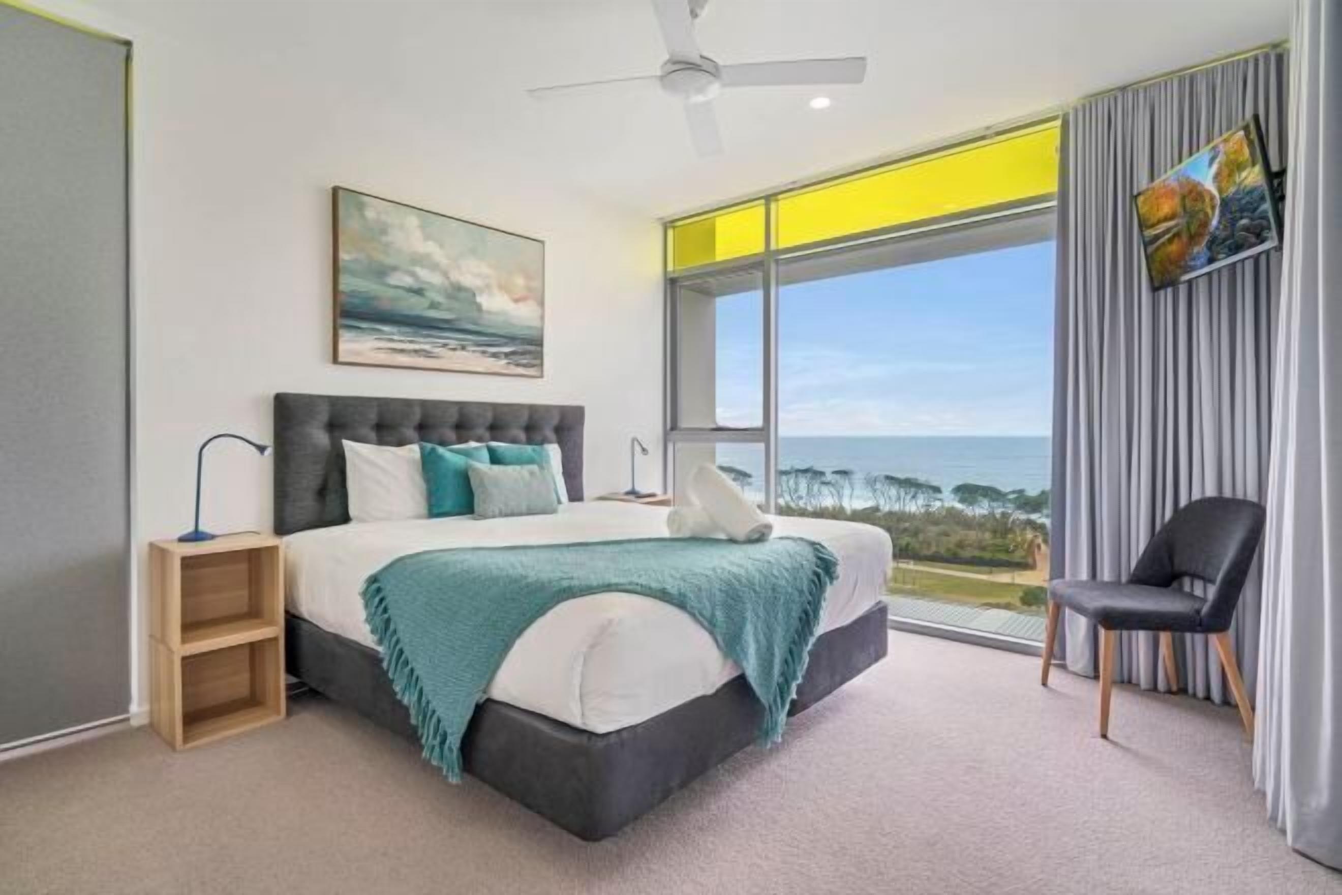 Individually decorated, individually furnished, laptop workspace