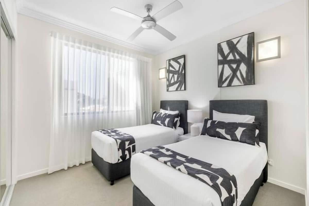 Dihias secara berasingan, dilengkapkan perabot secara berasingan