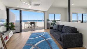 3 Bedroom Penthouse Ocean Views | 高級寝具、ノートパソコン用作業スペース、アイロン / アイロン台、WiFi (無料)