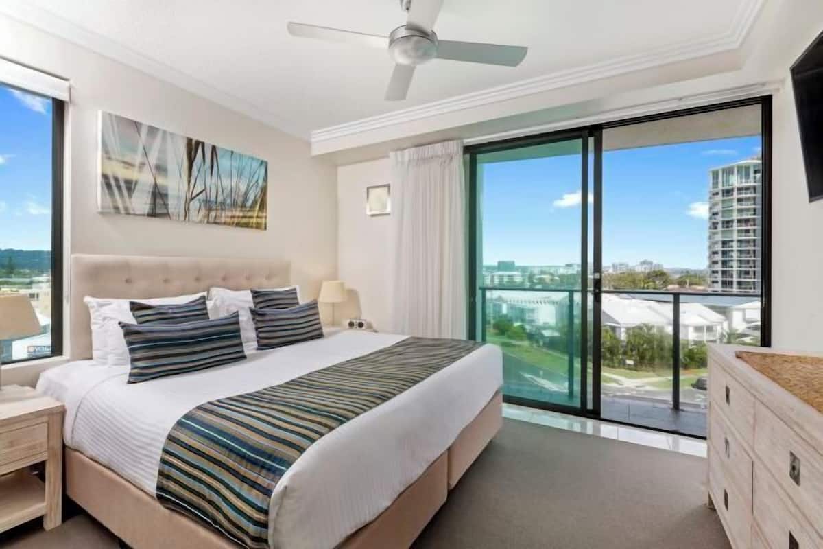 Dihias secara berasingan, dilengkapkan perabot secara berasingan