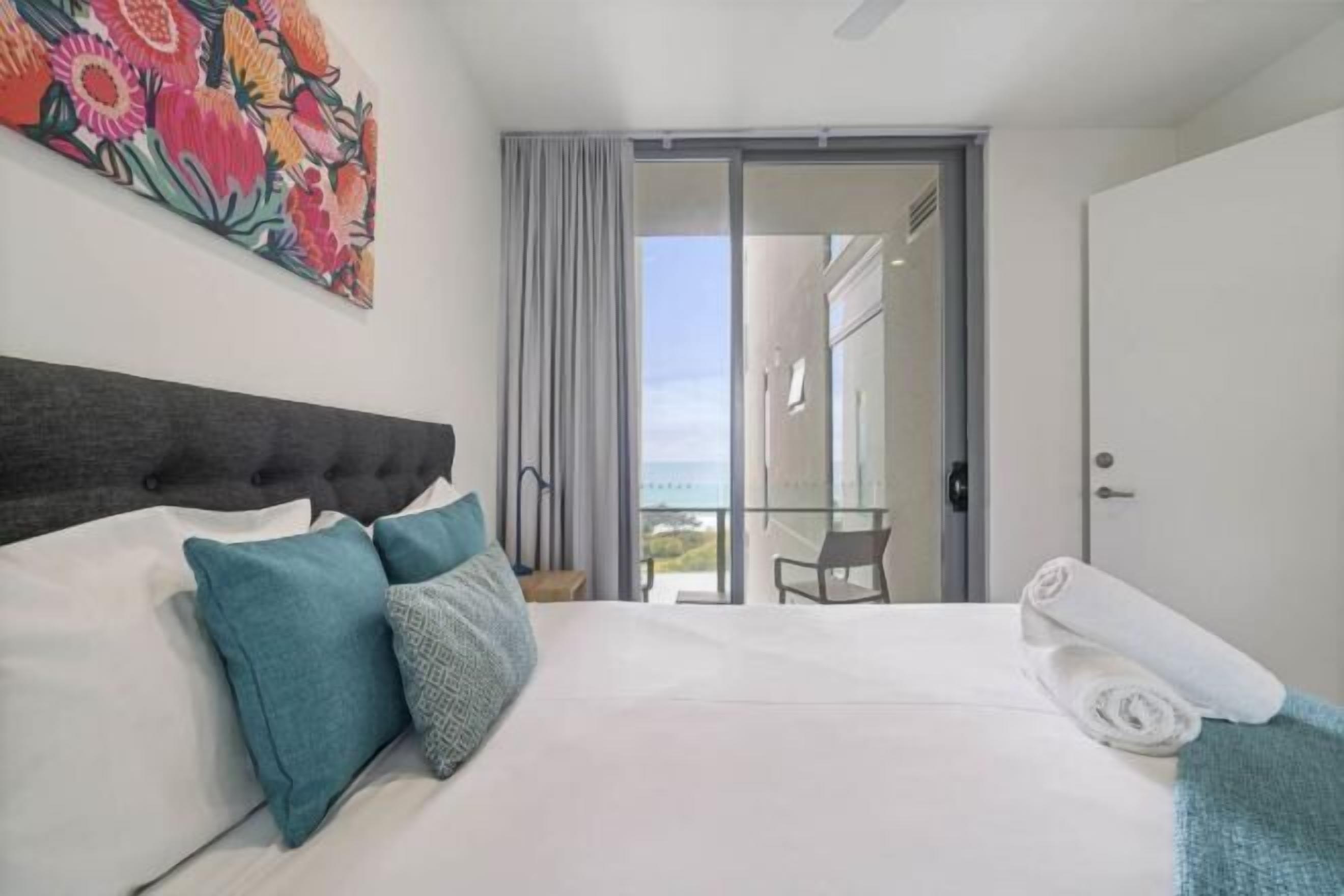 Individually decorated, individually furnished, laptop workspace