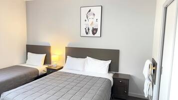 Executive Studio (Executive Queen) | Iron/ironing board, free WiFi, bed sheets