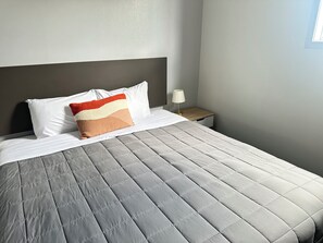 Strykjärn/strykbräda, gratis wi-fi och sängkläder