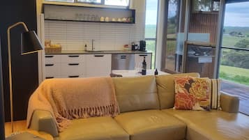 Villa Panoramique | Coin séjour | TV connectée, cheminée, Netflix, station d'accueil iPod