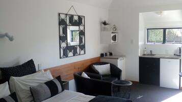 Deluxe Studio, 1 King Bed