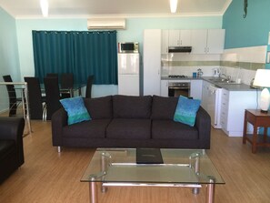 Standard-Apartment, 2 Schlafzimmer, Nichtraucher, Küche (Two Storey Apartment) | Eigene Küche