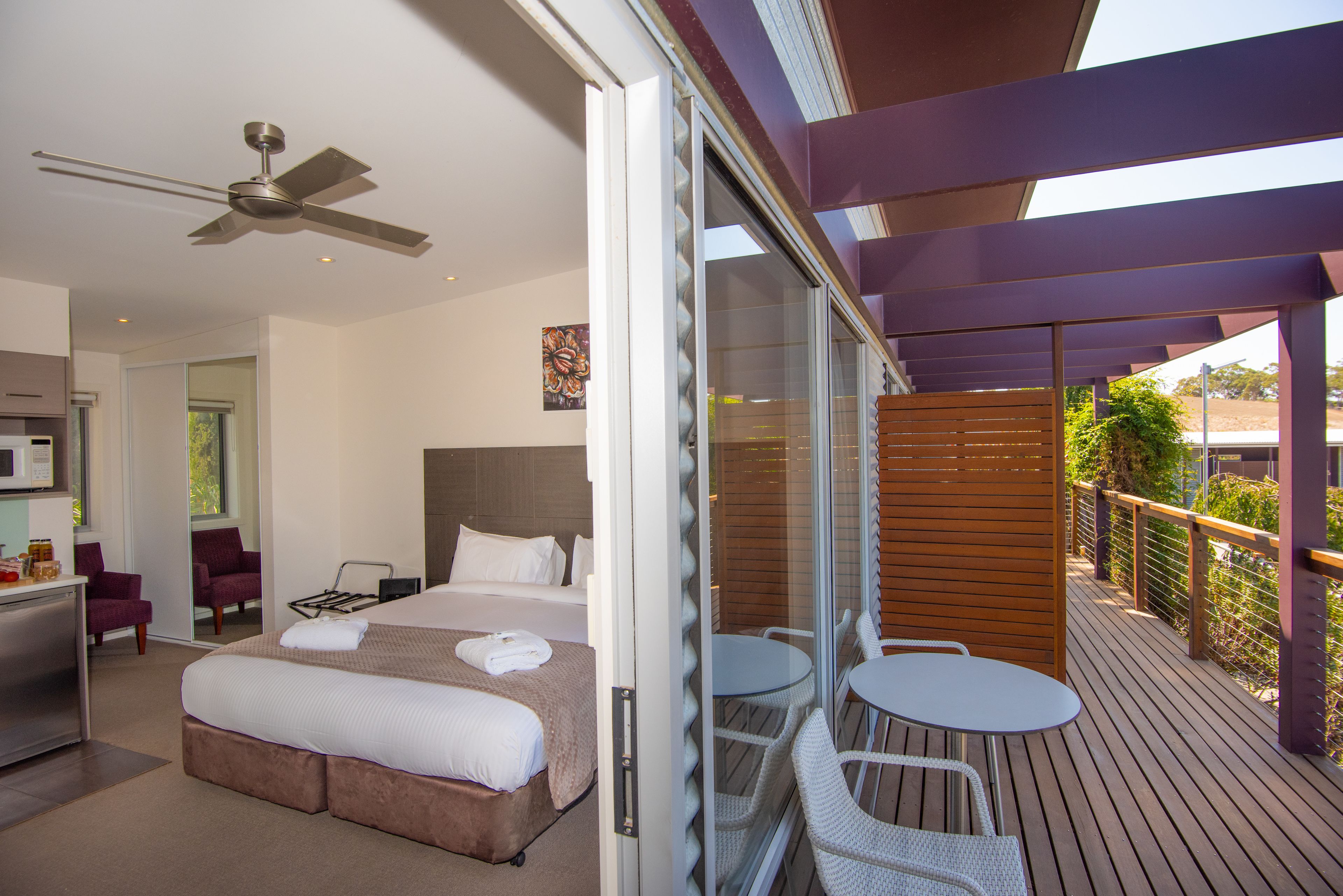 Longview suite - King or Twin  | Balcony view