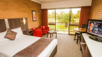 Renovated Queen | Free WiFi