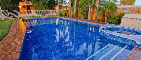 Utomhuspool
