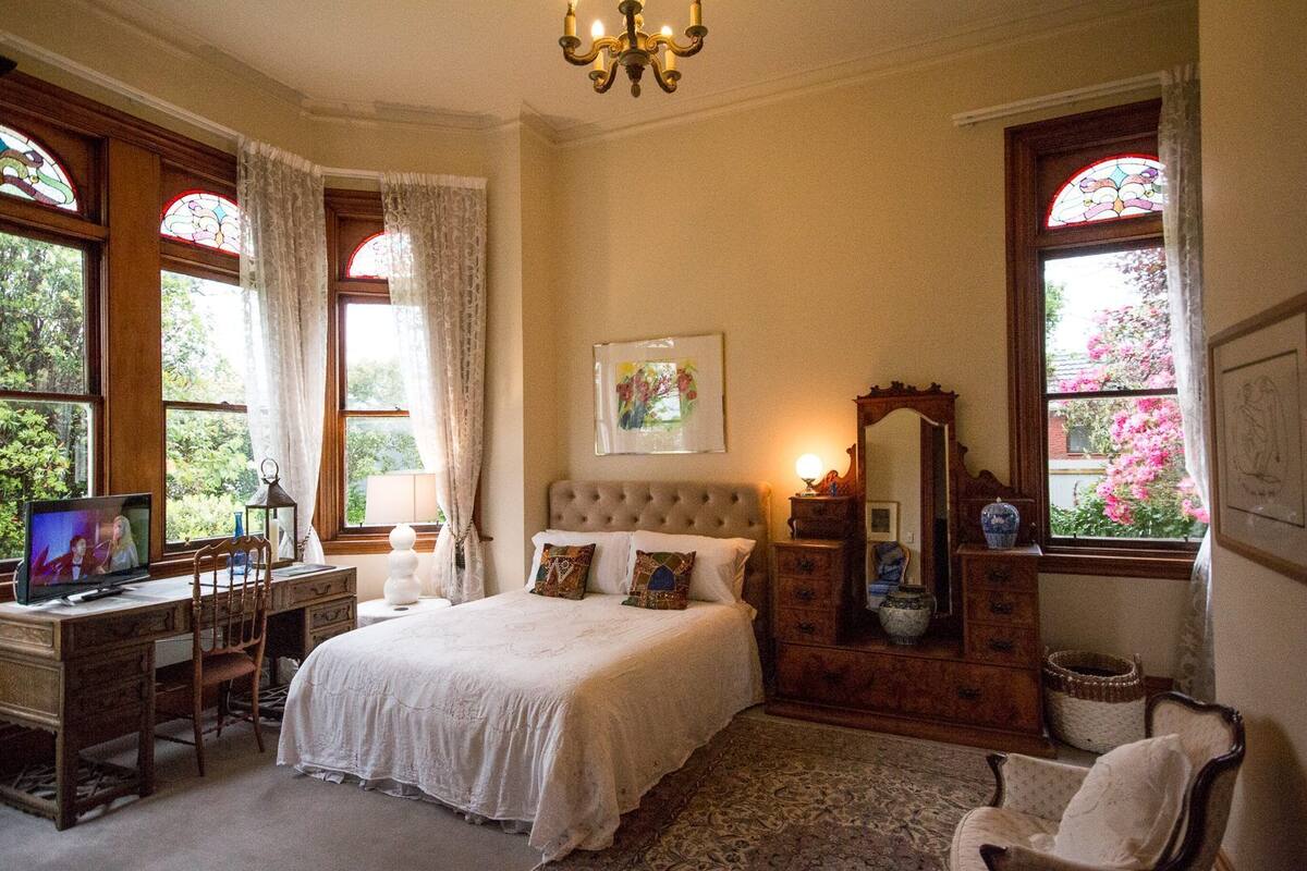 Standard Suite, 1 Bedroom, Non Smoking (Blue Room) | WiFi (free)