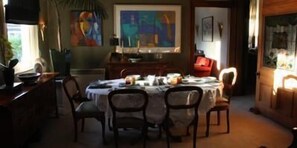 In-room dining - Archer House B&B (Westport)