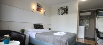 Pelicans Motel San Remo