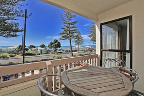 Terrace/patio - Edgewater Motor Lodge (Napier)