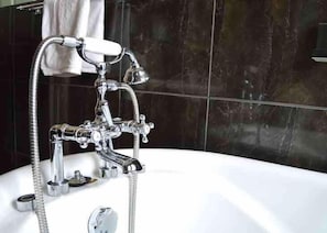 Standard Room, 1 King Bed (Bluestone Room)) | Deep-soaking bathtub - Little River Bed & Breakfast (Little River)