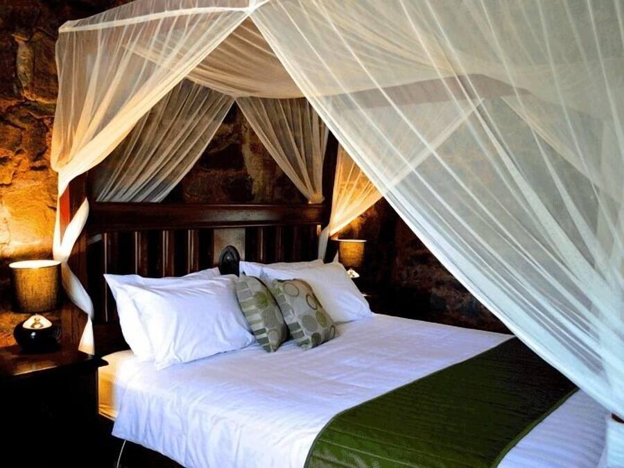 1 bedroom, premium bedding, WiFi (free), bed sheets