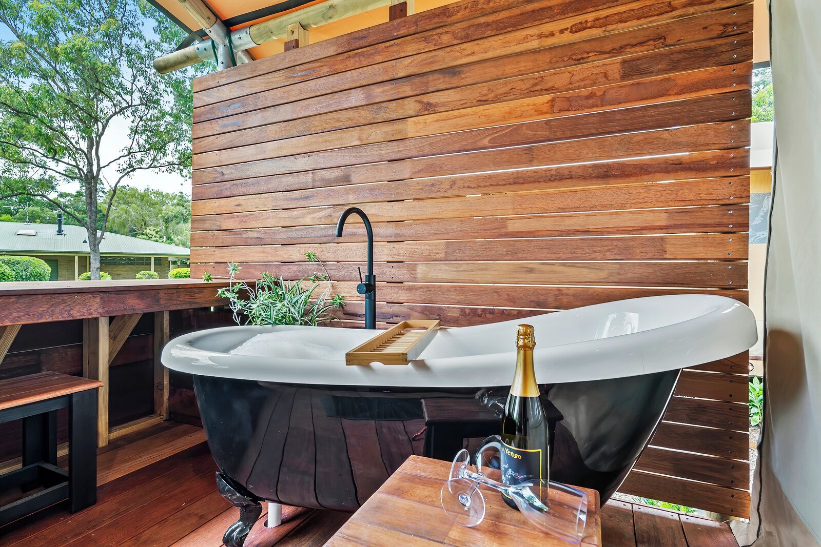 Luxury Safari Tent | Free WiFi, bed sheets