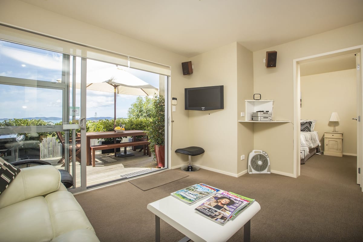 Deluxe Apartment, 2 Bedrooms, Kitchen, Ocean View (Kawau)