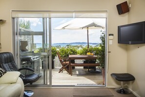 Deluxe-Apartment, 2 Schlafzimmer, Küche, Meerblick (Kawau)