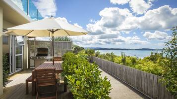 Departamento Deluxe, 2 habitaciones, cocina, vista al océano (Kawau) | Terraza o patio