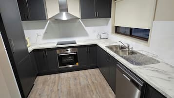 Deluxe Apartment | Private kitchen