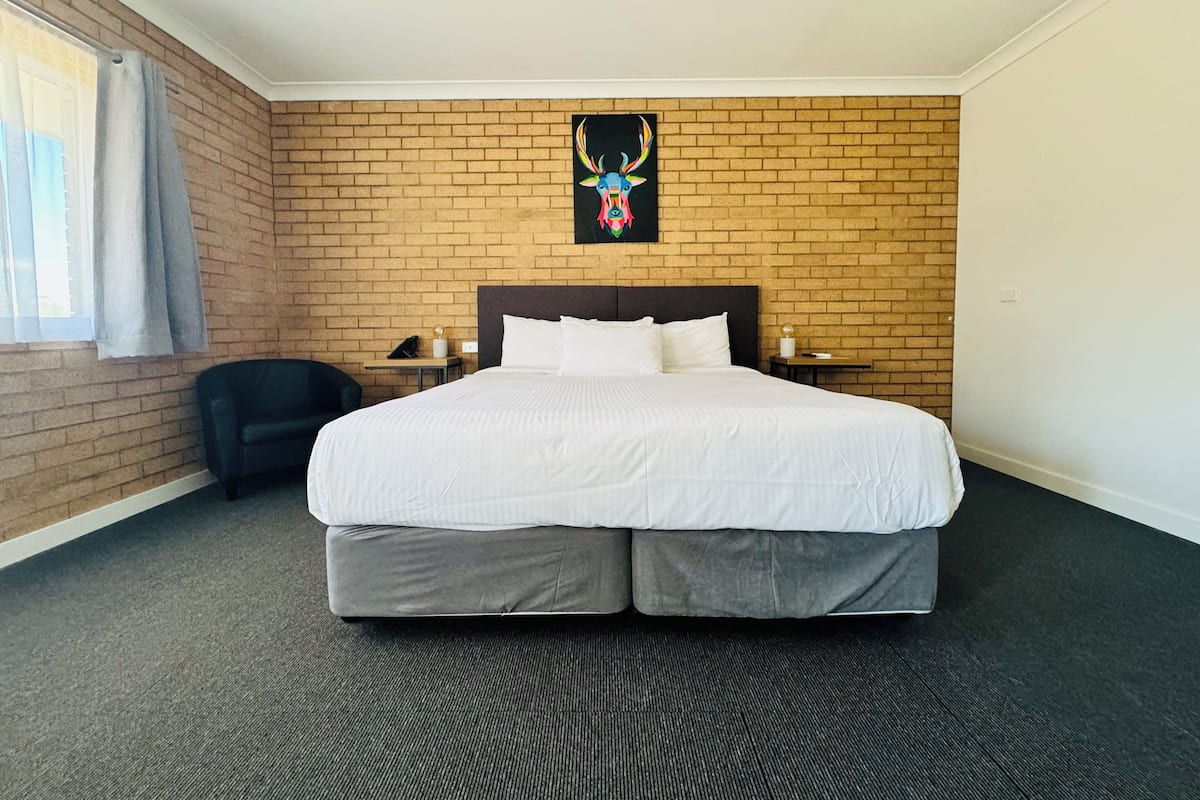 Desk, iron/ironing board, free WiFi, bed sheets