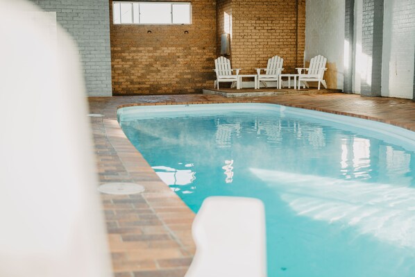 Indoor pool - Deer Park Motor Inn (Armidale)