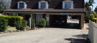 Bridge Street Motor Inn